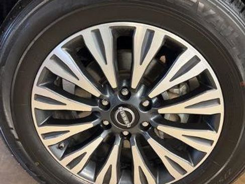 Used 2023 Nissan Armada SL w/ Midnight Edition Package image 5