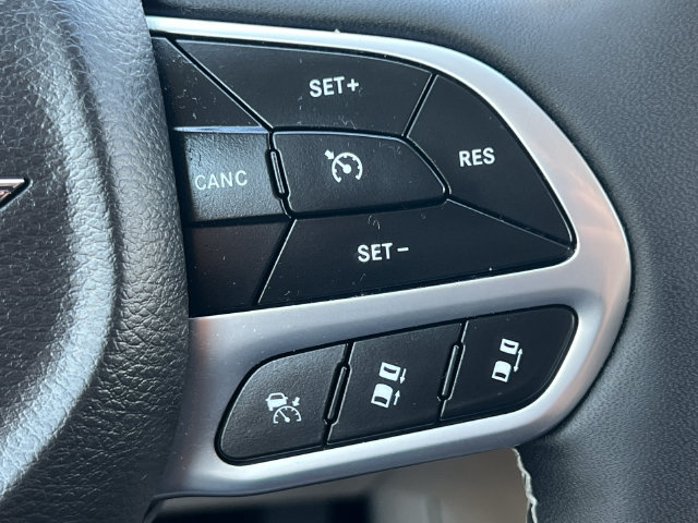 Used 2024 Chrysler Pacifica Limited w/ Uconnect Theater Family Group AWD/4WD image 26