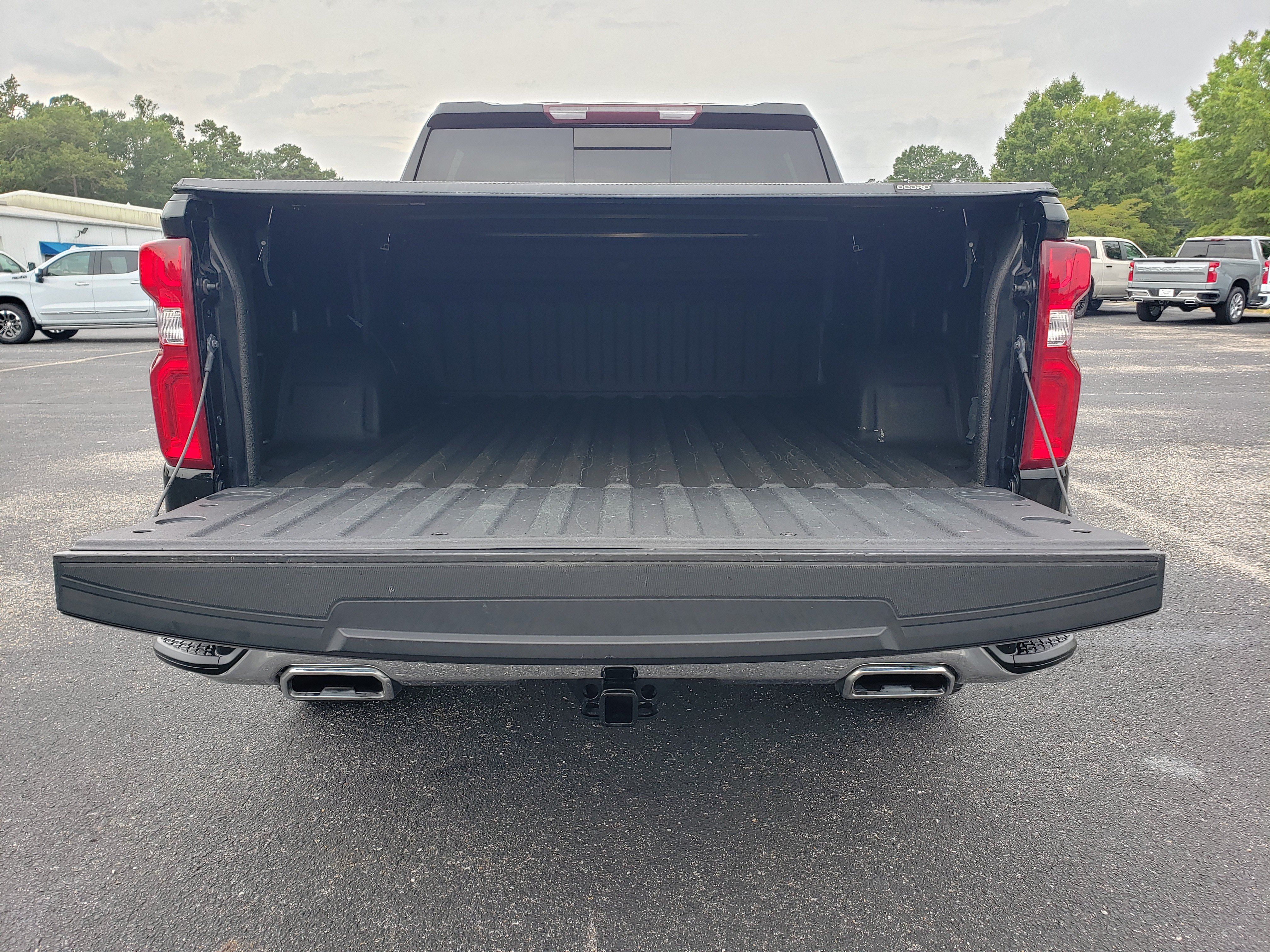 Used 2021 Chevrolet Silverado 1500 LTZ w/ LTZ Premium Package AWD/4WD image 9