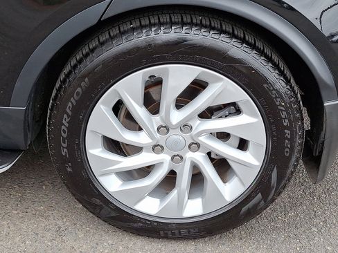 Used 2025 Land Rover Discovery S AWD/4WD image 10