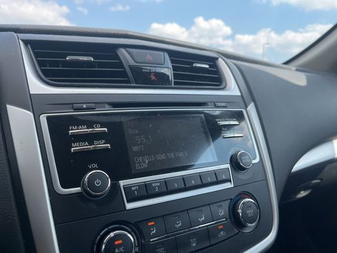 Used 2017 Nissan Altima 2.5 S w/ Power Driver Seat Package image 9