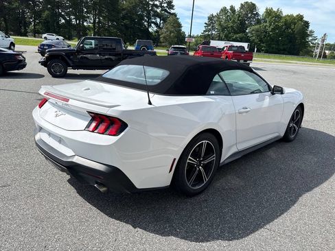 Used 2025 Ford Mustang Premium RWD image 10