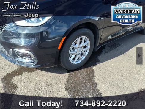 Certified 2026 Chrysler Pacifica Select FWD image 5