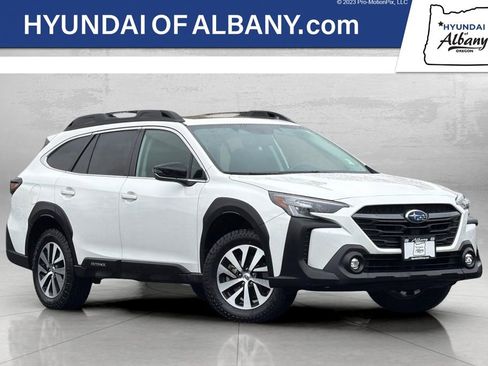 Used 2024 Subaru Outback Premium image 1