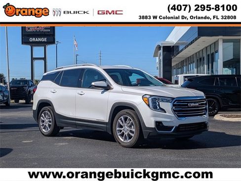 Used 2023 GMC Terrain SLT image 1