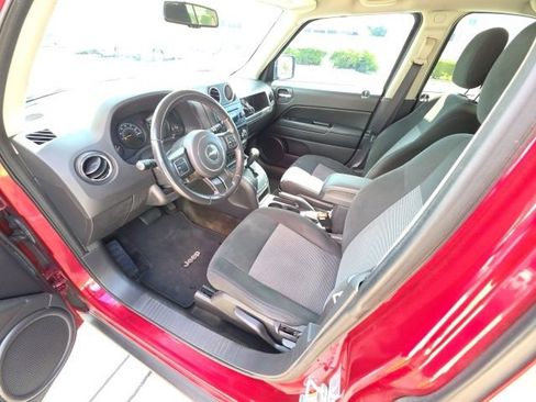 Used 2017 Jeep Patriot Latitude FWD image 13