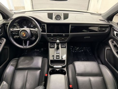 Certified 2023 Porsche Macan Turbo AWD/4WD image 16