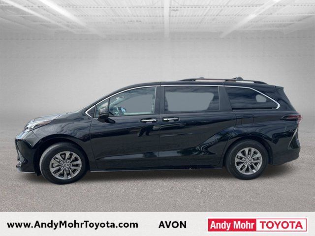 Used 2024 Toyota Sienna XLE AWD/4WD image 5