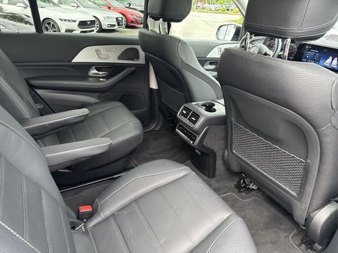 Used 2024 Mercedes-Benz GLS 580 4MATIC image 15