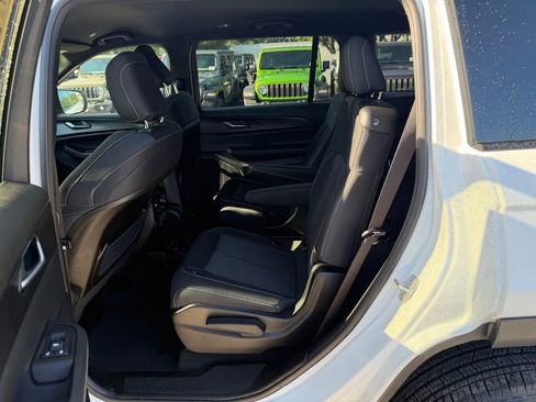 Certified 2025 Jeep Grand Cherokee L Laredo RWD image 28