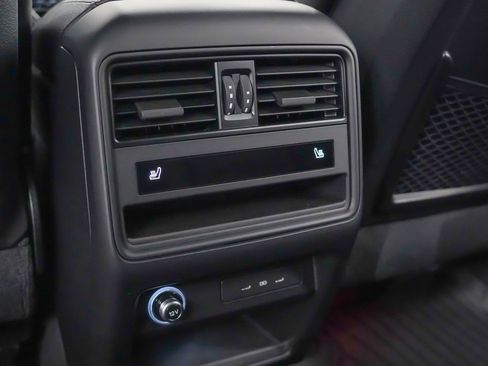 Certified 2025 Porsche Cayenne image 20