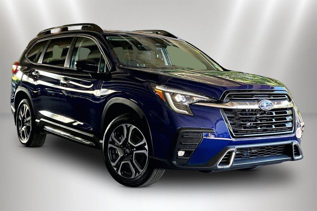 Certified 2026 Subaru Ascent Touring AWD/4WD image 1
