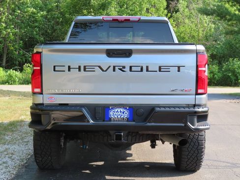 Used 2024 Chevrolet Silverado 2500 ZR2 w/ Technology Package AWD/4WD image 25