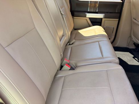 Used 2018 Ford F150 Lariat w/ Equipment Group 502A Luxury AWD/4WD image 13