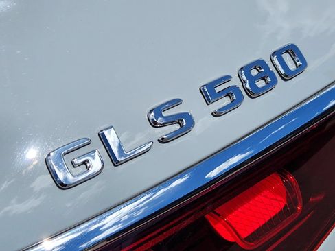 New 2026 Mercedes-Benz GLS 580 4MATIC image 11