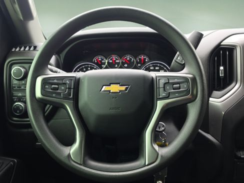 Used 2022 Chevrolet Silverado 1500 Custom w/ Safety Confidence Package AWD/4WD image 11