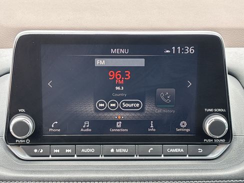 Used 2023 Nissan Rogue SV image 22