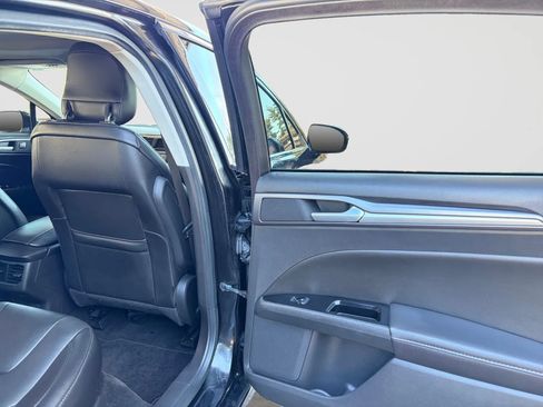 Used 2015 Ford Fusion Titanium AWD/4WD image 17