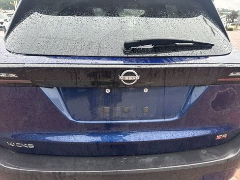 Used 2025 Nissan Kicks SR w/ SR Premium Package FWD image 9