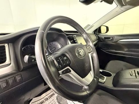 Used 2018 Toyota Highlander Plus w/ Protection Package #3 AWD/4WD image 14