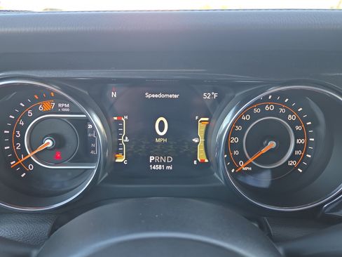 Used 2023 Jeep Wrangler Unlimited Sahara image 13