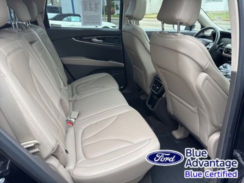 Used 2022 Lincoln Nautilus Reserve w/ Luxury Package image 32