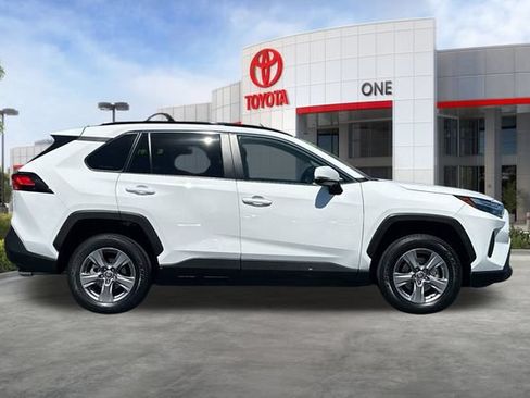 Used 2024 Toyota RAV4 XLE w/ Convenience Package FWD image 3