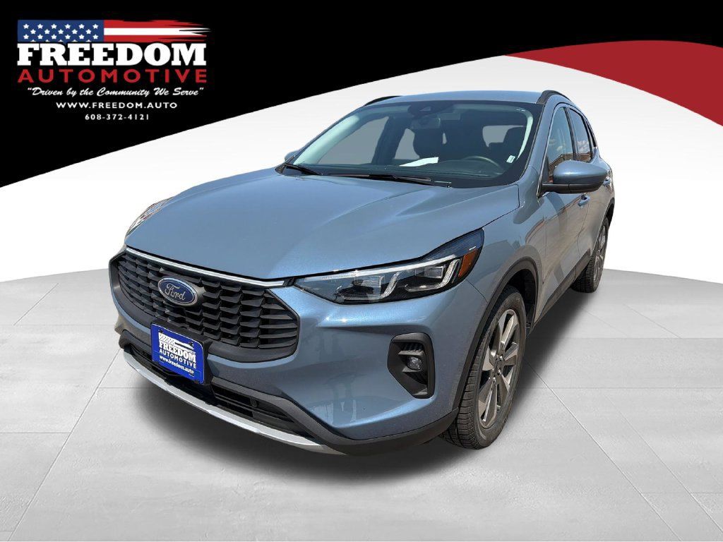 Used 2025 Ford Escape Platinum AWD/4WD 360° Tour