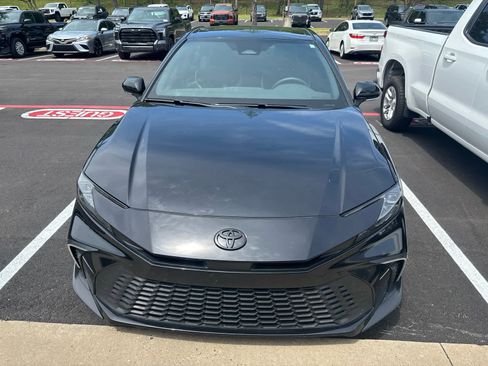 Certified 2026 Toyota Camry SE w/ Convenience Package image 8