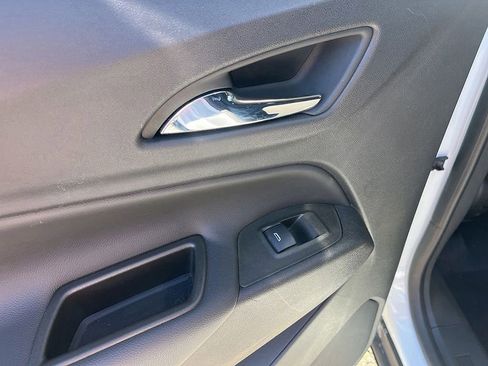 Used 2023 Chevrolet Equinox LT image 44