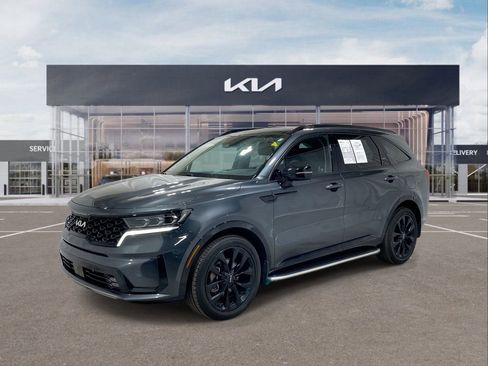 Used 2023 Kia Sorento SX image 4