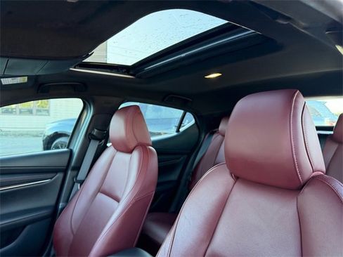 Used 2023 MAZDA MAZDA3 s image 29