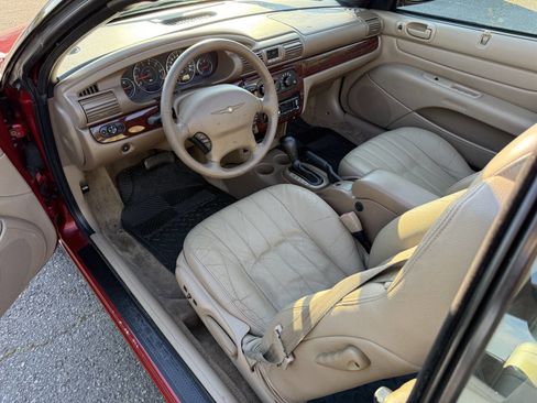 Used 2003 Chrysler Sebring LXi image 9