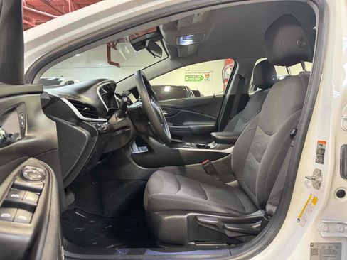 Used 2019 Chevrolet Volt LT FWD image 6