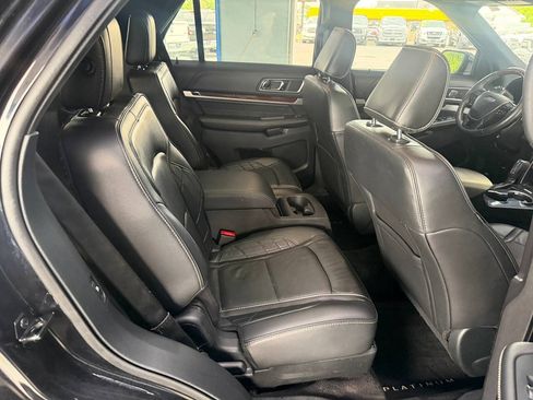 Used 2019 Ford Explorer Platinum AWD/4WD image 14