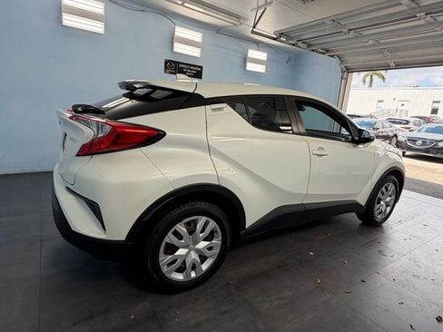 Used 2019 Toyota C-HR LE FWD image 12