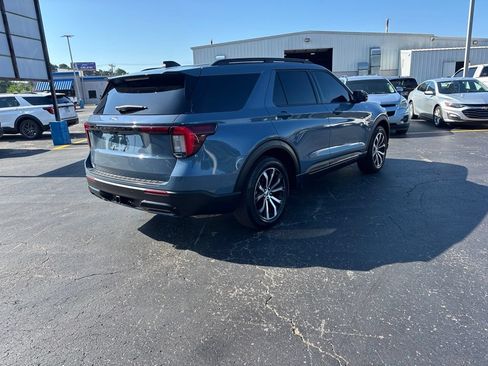 Used 2025 Ford Explorer ST-Line RWD image 3