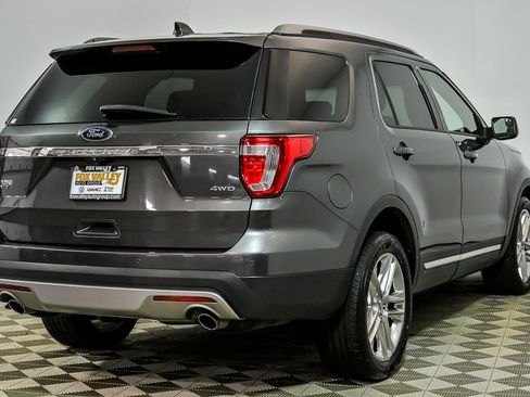 Used 2016 Ford Explorer XLT w/ Equipment Group 202A image 8