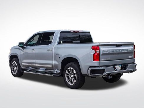 Used 2025 Chevrolet Silverado 1500 High Country w/ Technology Package AWD/4WD image 3