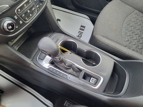 Used 2024 Chevrolet Equinox LT image 18