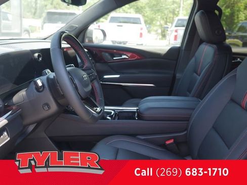 New 2026 Chevrolet Traverse RS w/ LPO, Floor Liner Package AWD/4WD image 39