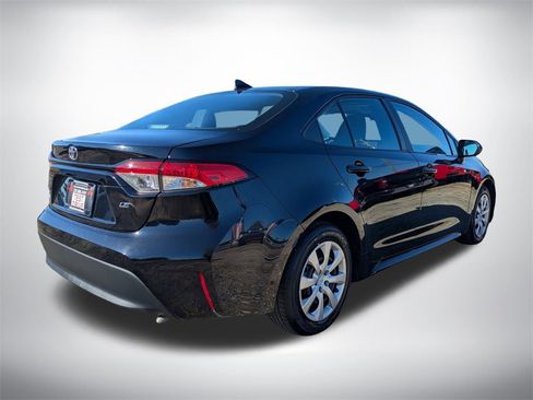 Used 2024 Toyota Corolla LE image 3