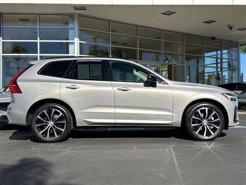 Certified 2023 Volvo XC60 B5 Plus image 6