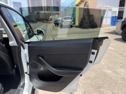 Used 2021 Tesla Model Y Long Range AWD/4WD image 11