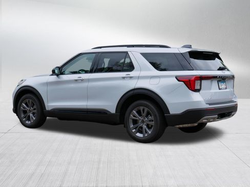 Used 2026 Ford Explorer Active w/ Active Comfort Package AWD/4WD image 5