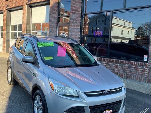 Used 2014 Ford Escape SE w/ Equipment Group 201A image 1