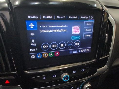 Used 2021 Chevrolet Traverse RS image 21