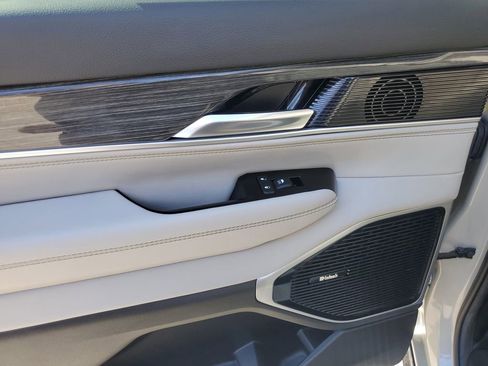 Used 2022 Jeep Wagoneer Series III w/ Premium Group I image 19