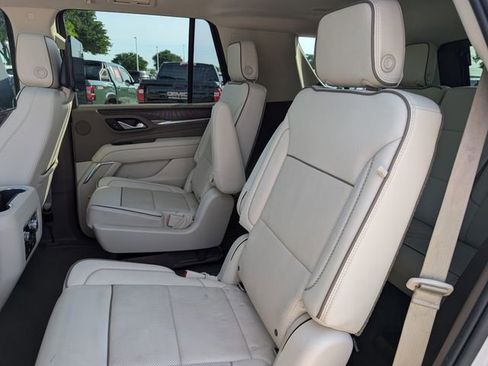Used 2021 GMC Yukon Denali w/ Denali Premium Package AWD/4WD image 27
