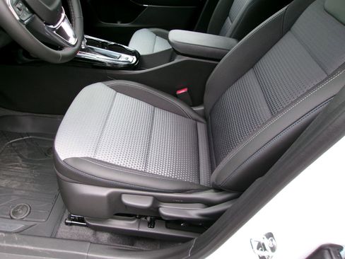 New 2026 Chevrolet Trax LT w/ Driver Confidence Package image 10